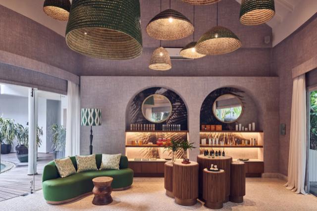 luxury-resort-maldives-spa-shop