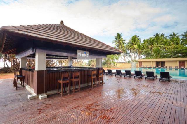 Sri Lanka-Hotel Turyaa Kalutara-medence