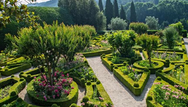 portugal-douro-vila-real-palias-mateus-jardin-croisieurope