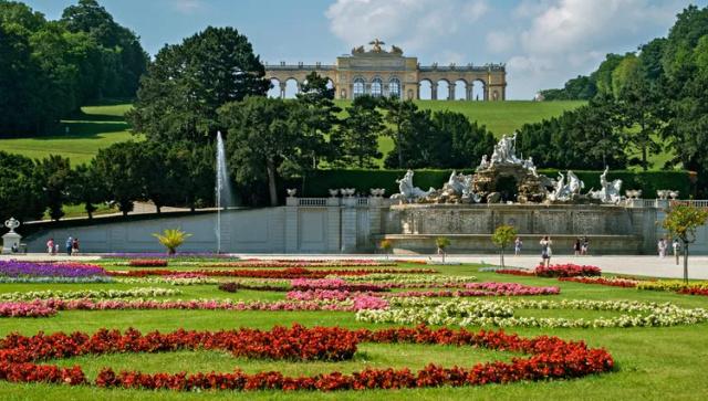 autriche-danube-vienne-palais-schonbrunn01-croisieurope