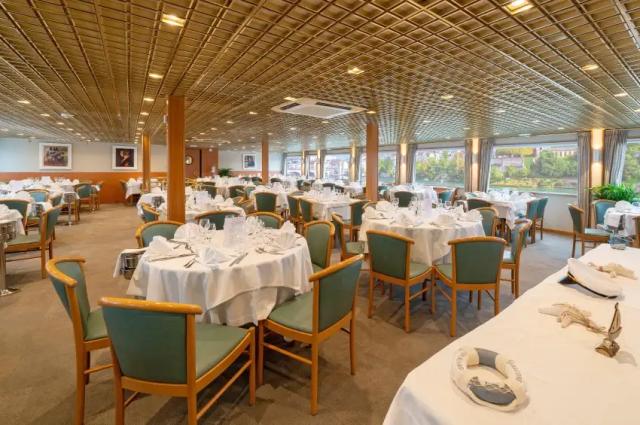 ms-leonardo-da-vinci-restaurant-croisieurope-denis-merck