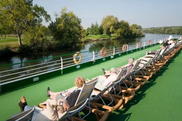 ambiance-bateau-pont-soleil-croisieurope
