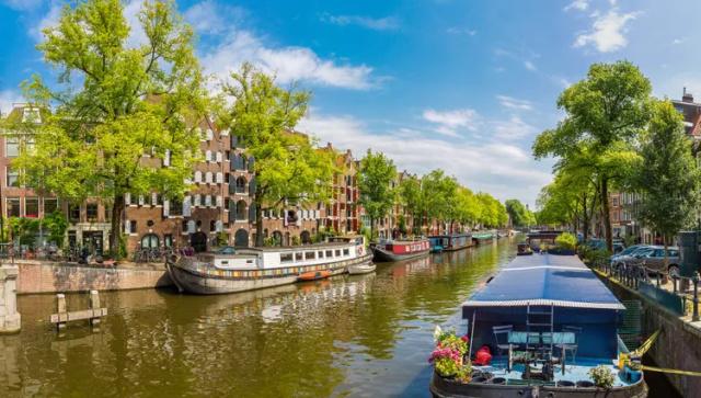 hollande-rhin-amsterdam-s-f-shutterstock