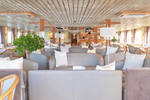 belle-de-cadix-salon-bar1-eloisabril