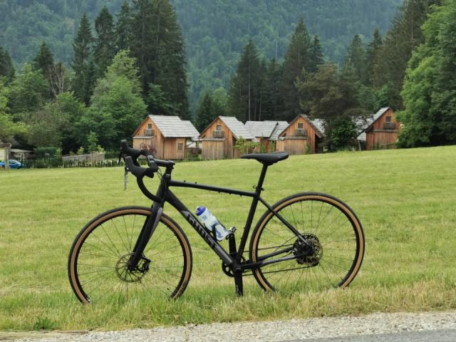 Ribno-hotel-gravel-bikes