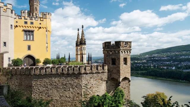 allemagne-rhin-coblence-chateau-stolzenfels-german-national-tou