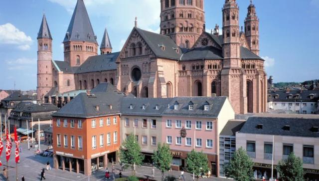 allemagne-rhin-mayence-cathedrale-onat-allemagne