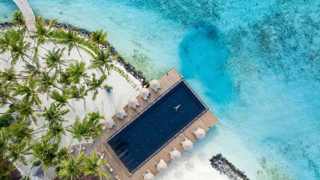 tui-blue-olhuveli-romance-infinity-pool-2