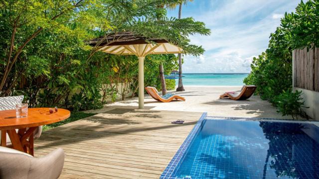 tui-blue-olhuveli-romance-romantic-beach-villa-with-pool-garden