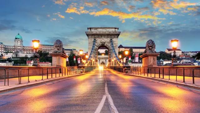 budapest-pont-de-chaine-tomas1111-tomas-1111