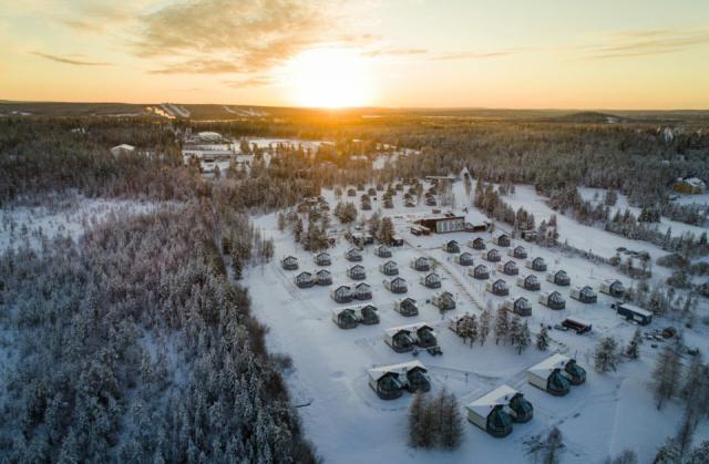 glass-igloos-in-santa-claus-village-on-the-arctic-circle-in-rov