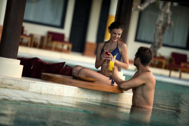 POOL-BAR-2