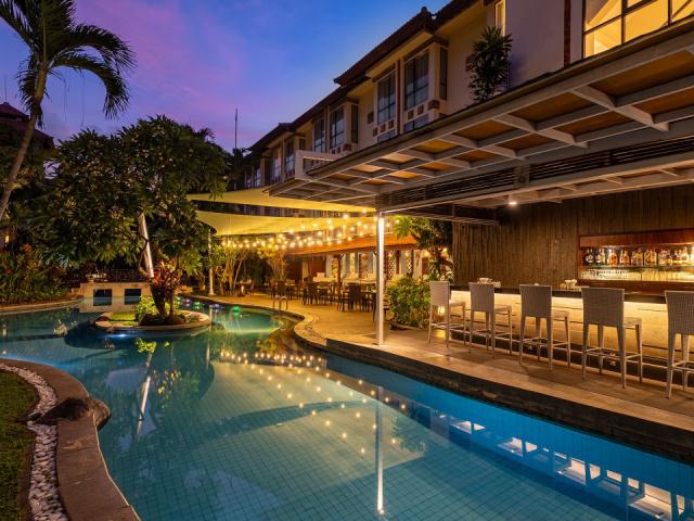 Pool Bar