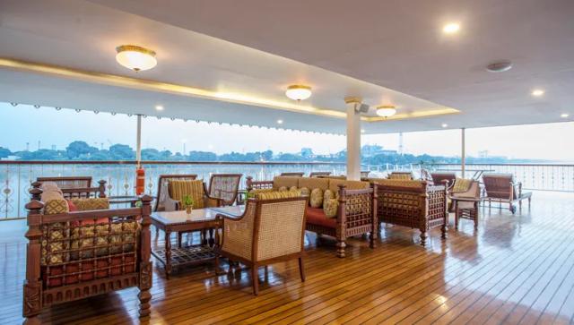 terrasse-plein-air02-rv-ganges-voyageur-inde-gange-croisieurope