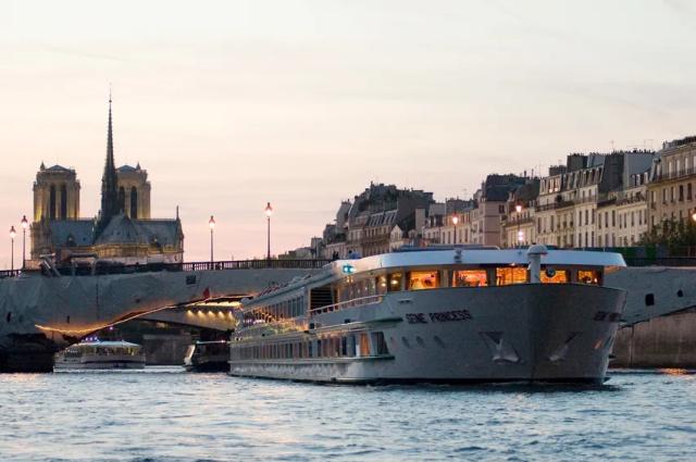 france-seine-bateau-ms-seine-princess-notre-dame-paris-gregory-