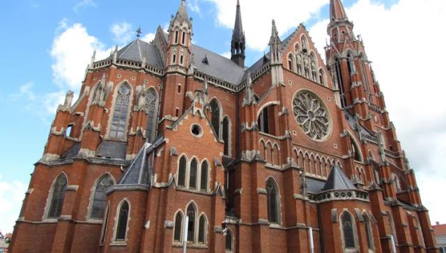croatie-danube-osijek-cathedrale-croisieurope