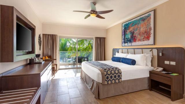 Royalton Splash Punta Cana Resort-37 luxury room