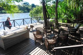 tn_1733917802_terrasse-vue-fleuve01-cascade-lodge-namibie-afriq