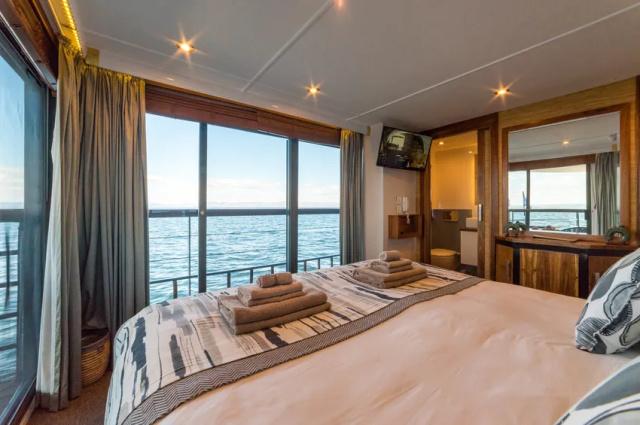 cabine-vue-vers-exterieur-rv-african-dream-zambeze-croisieurope