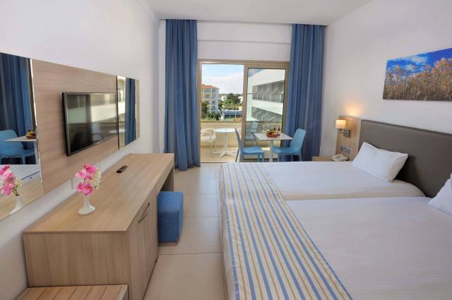 Nissiana Hotel and Bungalow-superior szoba3