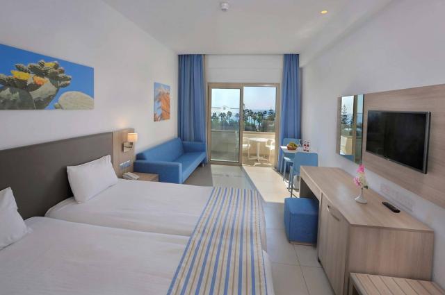 Nissiana Hotel and Bungalow-superior csaladi szoba 2