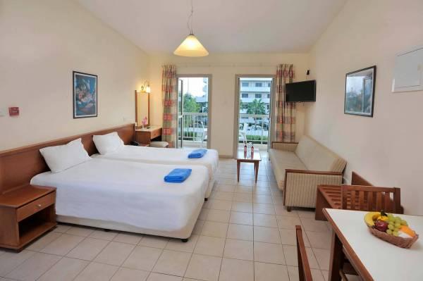 Nissiana Hotel and Bungalow-studio 1