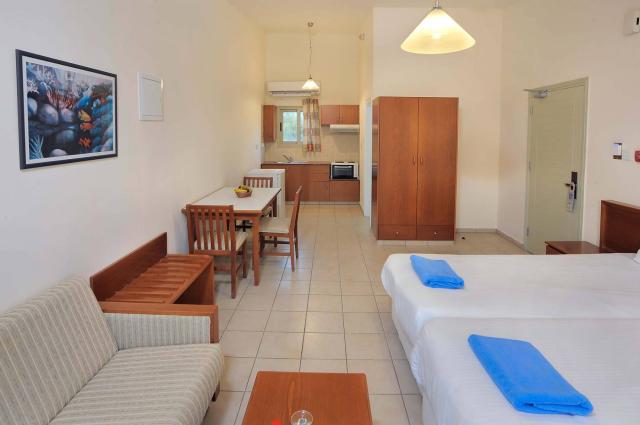 Nissiana Hotel and Bungalow-studio 2