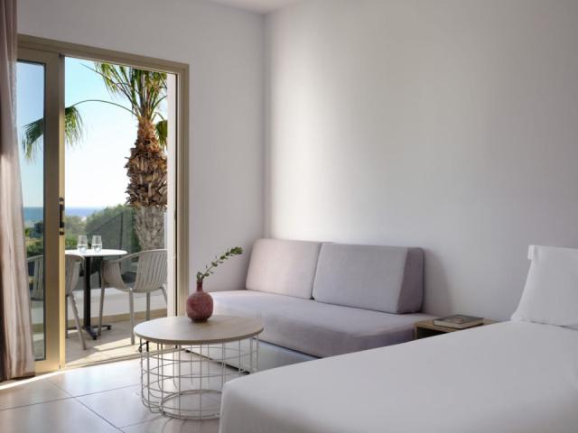 Twin/Double Room Side Sea View
