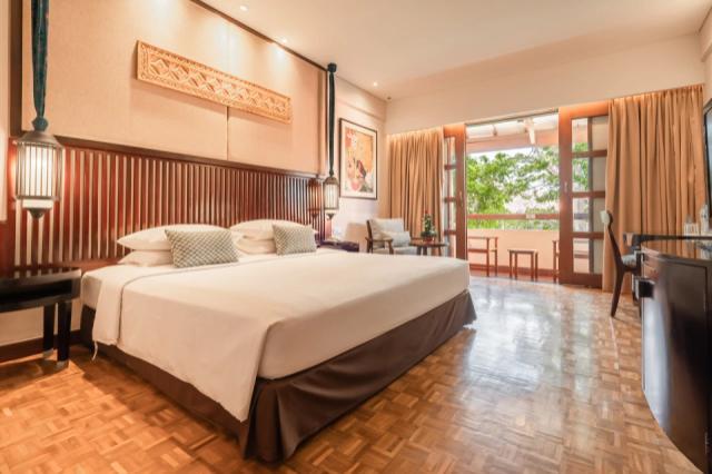 DELUXE-ROOM