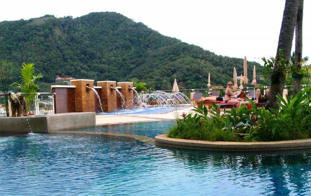 Mango-Tree-Pool-Mountain-View