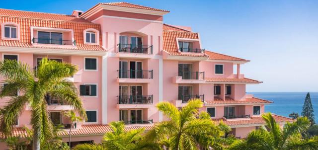 all-inclusive-hotel-funchal-near-beach-outside11