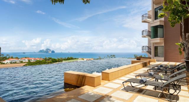 avani_ao_nang_cliff_krabi_resort_pool_view_infinity_pool_seavie