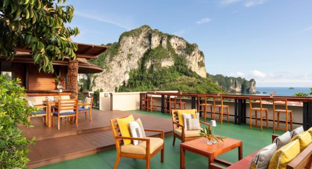 avani_ao_nang_cliff_krabi_resort_barlounge_the_peak_bar_1920x10