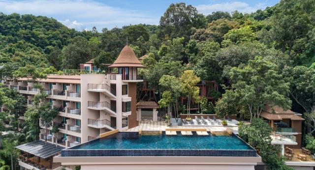 avani_ao_nang_cliff_krabi_resort_exterior_view_infinity_pool_an