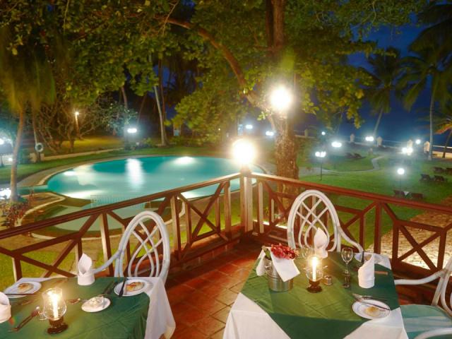 Beach-terrace-Restaurant-1200x900