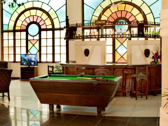 Beach-Inside-Bar-1200x900