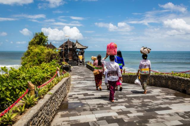 Bali's Icon_Tanah Lot Temple