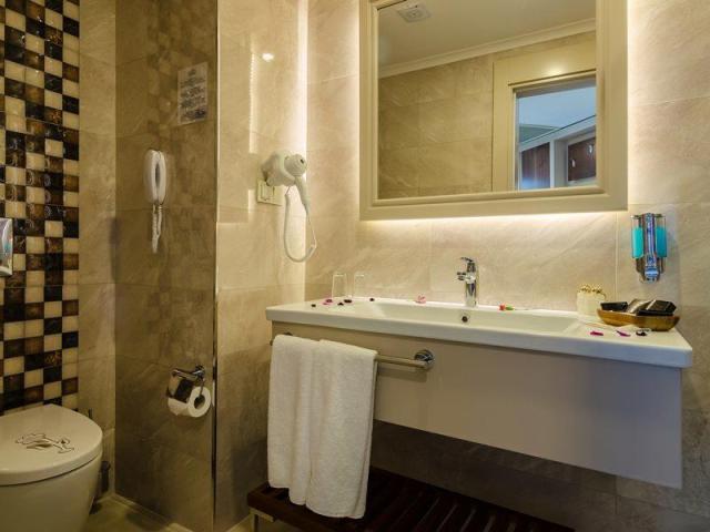 The Lumos Deluxe Resort Hotel & Spa