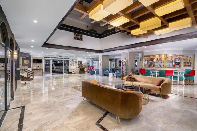 Club Big Blue Suite Hotel