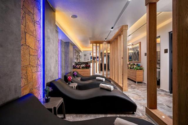 Club Big Blue Suite Hotel