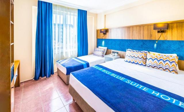 Club Big Blue Suite Hotel