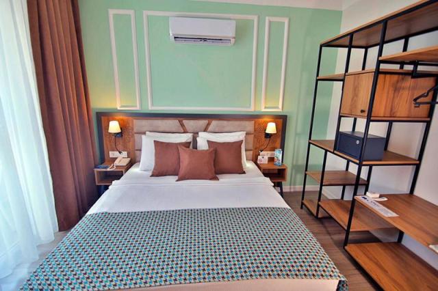 Club Big Blue Suite Hotel