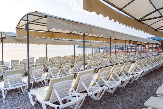 Armas Beach