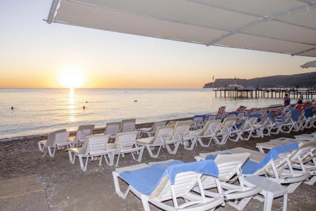 Armas Beach