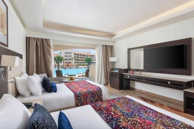  Pickalbatros Albatros White Beach 
