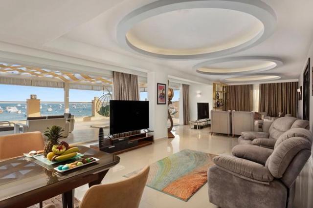  Pickalbatros Albatros White Beach 