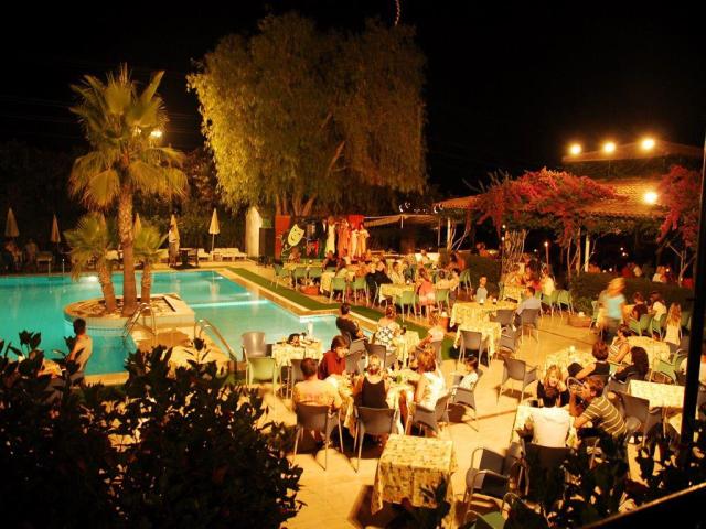 Club Titan Hotel