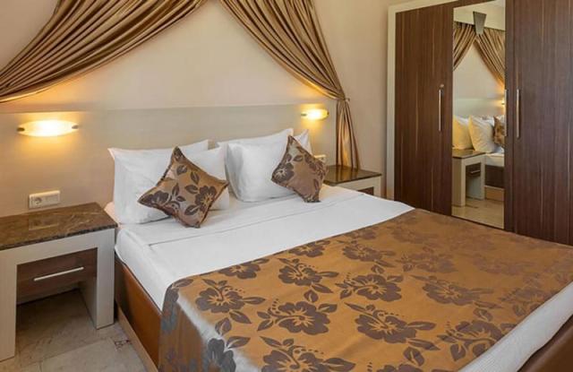 Club Paradiso Resort Hotel