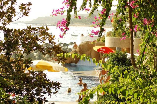 Aska Just In Beach Hotel