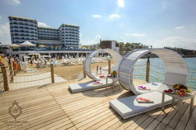 Azura Deluxe Resort & Spa Hotel 